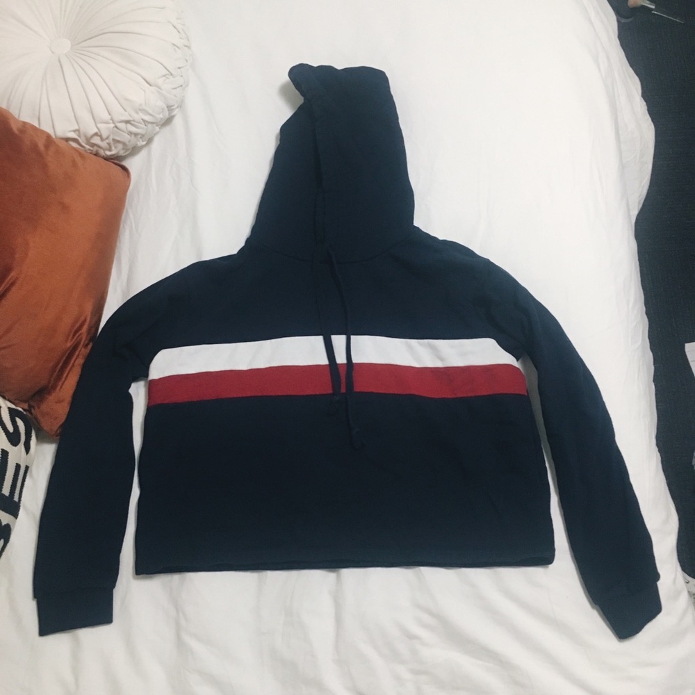 Forever 21 Navy blue cropped hoodie
